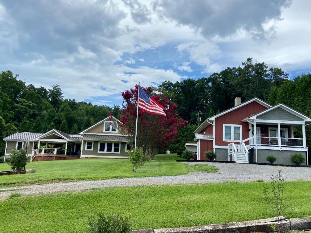 The Farmhouse At Wolfehaven Asheville Dış mekan fotoğraf