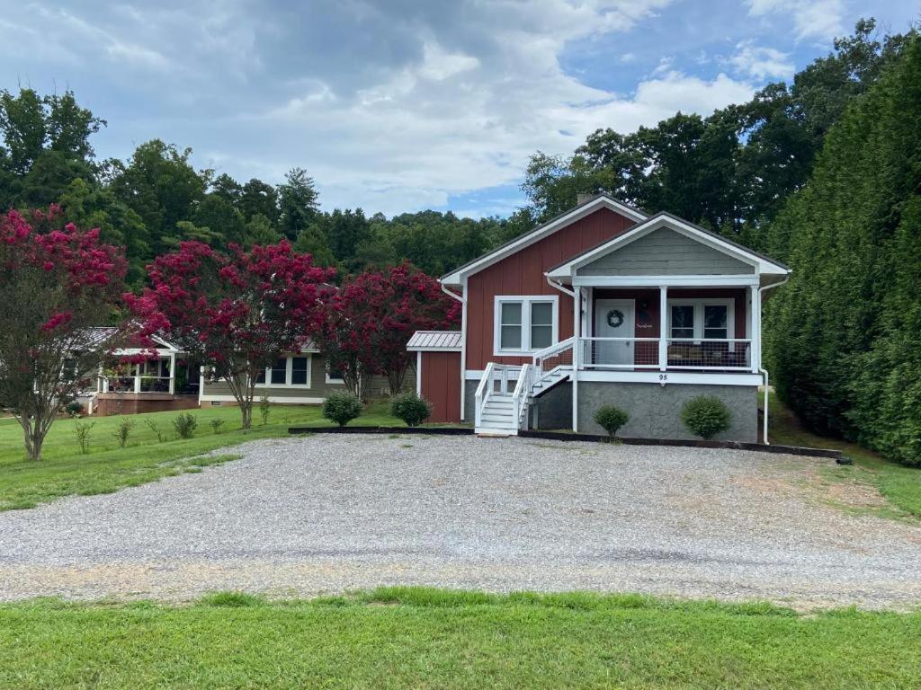 The Farmhouse At Wolfehaven Asheville Dış mekan fotoğraf
